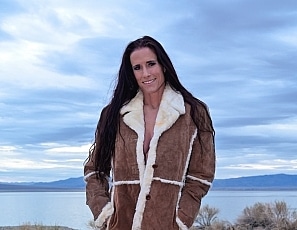 SofieMarieXXX/Shearling Coat Walker Lake Nude
